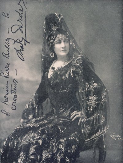 ماري غاردن (1874-1967) ، سوبرانو أوبرالي ، صورة استوديو في دور كارمن ، بقلم سي ميشكين (صورة بالأبيض والأسود) بواسطة غير معروف