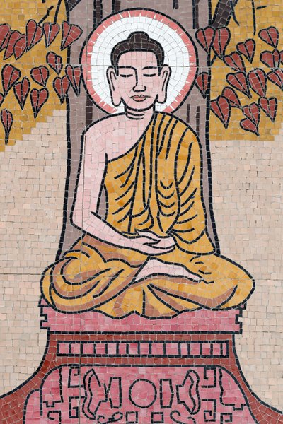 Ong Nui buddhist pagoda, Wall fresco, The life of the Buddha, Shakyamuni Buddha sitting in the meditation pose under the Bodhi tree, Quy Nhon, Vietnam, 2019 (photo) بواسطة غير معروف