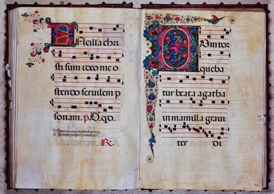 مكتبة Piccolomini: كتاب جوقة ، cod.12.N ، ff. 92v-93r مع "Foliated initial" ، بواسطة Venturino Mercati. بواسطة فنان غير معروف