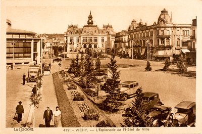 بطاقة بريدية / The Town Hall Esplanade / Vichy / Allier / Auvergne / France بواسطة فنان غير معروف