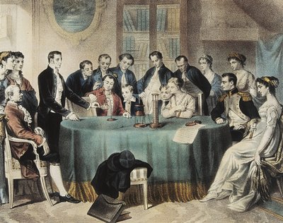 تقديم التجارب على البطارية الكهربائية إلى القنصل الأول نابليون بونابرت في عام 1801 من قبل فولتا (نقش) بواسطة فنان غير معروف