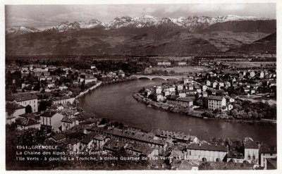 Rhone Alpes، Isere (38)، Grenoble: سلسلة جبال الألب ، Isere ، جسر Ile Verte ، على اليسار La Tronche ، على اليمين مقاطعة Ile Verte - بطاقة بريدية بتاريخ 1930-1939 بواسطة فنان غير معروف