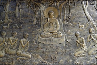 Tinh Xa Ngoc Chau Buddhist temple, The Life of the Buddha, Siddhartha Gautama, The Buddha preached His first sermon to the five monks at the Deer Park in Varanasi, Chau Doc, Vietnam, 2018 (photo) بواسطة غير معروف