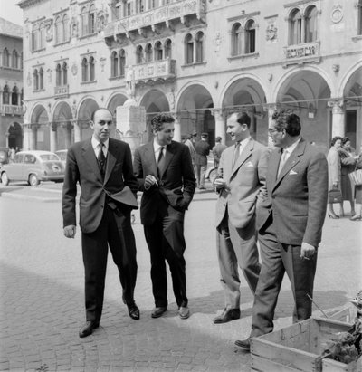 حقائق مختلفة: MURDERS IN ALLEGHE (BELLUNO): DINO CONTI، SERGIO SAVIANE، AVV. ماسينز كامبيس ، AVV. جاسبرين - 1960 بواسطة غير معروف