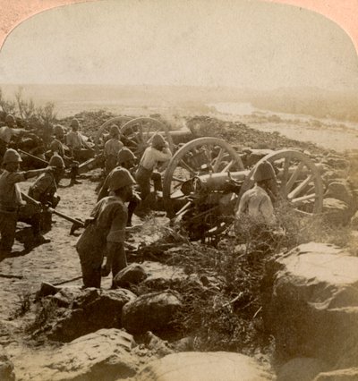 مدفعية كيب جاريسون تجعلها ساخنة للبوير عبر نهر مودر ، جنوب أفريقيا ، 1900 بواسطة أندروود أند أندروود