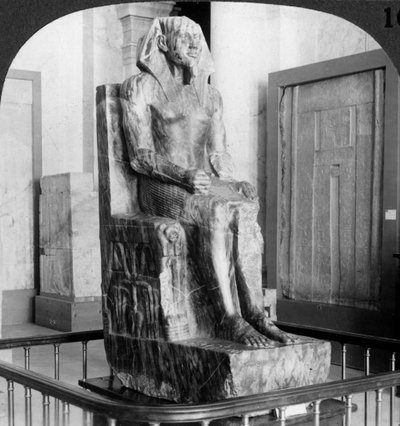 تمثال ديوريت للملك خفرع ، باني هرم الجيزة الثاني ، القاهرة ، مصر ، 1905. بواسطة أندروود أند أندروود