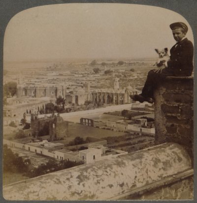 من كاتدرائية سان فرانسيسكو ، على أكبر هرم أزتيك ، تطل على تشولولا ، المكسيك ، 1901. بواسطة أندروود أند أندروود