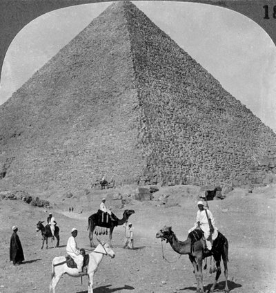 مقبرة الملك خفوس ، الهرم الأكبر بالجيزة ، مصر ، 1905. بواسطة أندروود أند أندروود