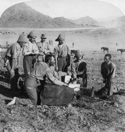 صنع الغاز لواحد من بالونات الحرب في Slingersfontein ، جنوب أفريقيا ، حرب البوير ، 1900. بواسطة أندروود أند أندروود