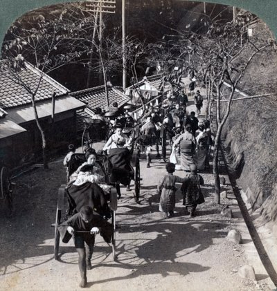 ركوب إلى معبد Daijingu ، لمهرجان Shinto لعبادة آلهة الشمس ، يوكوهاما ، اليابان ، 1904. بواسطة أندروود أند أندروود