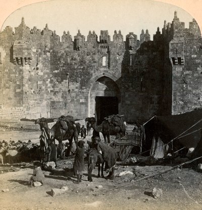 بوابة دمشق ، المدخل الشمالي للقدس ، فلسطين ، 1899. بواسطة أندروود أند أندروود