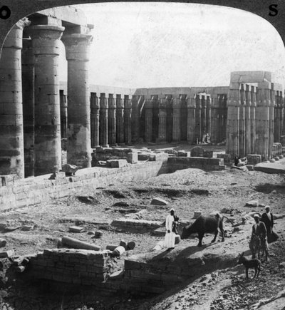 معبد الأقصر ، طيبة ، مصر ، ج 1900. بواسطة أندروود أند أندروود