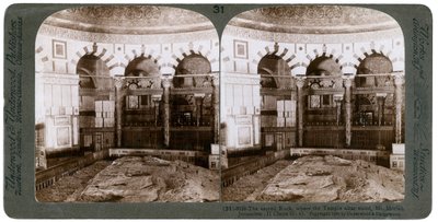 الصخرة المقدسة ، حيث وقف معبد ألتر ، جبل موريا ، القدس ، فلسطين ، 1900. بواسطة أندروود أند أندروود