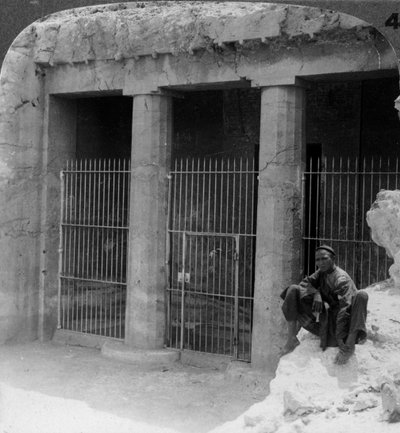 قبر رب إقطاعي في بني حسن ، بني حوالي عام 1900 قبل الميلاد ، مصر ، 1905. بواسطة أندروود أند أندروود