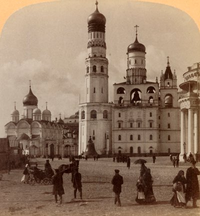 برج إيفان الكبير وكاتدرائية رئيس الملائكة ميخائيل ، الكرملين ، موسكو ، روسيا ، 1898. بواسطة أندروود أند أندروود