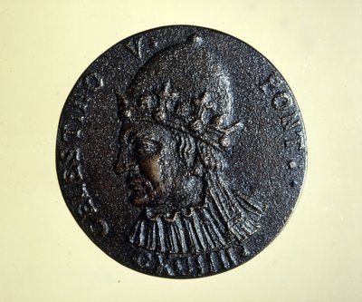 سلستين الخامس (أو القديس بيتر سيليستين) (1215 - 1296) البابا الذي انتقل. وسام خزانة وسام روما. بواسطة فنان غير معروف