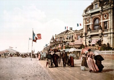 بروميناد - غرفة جلوس كبيرة - تروفيل. الفوتوكروم v. 1890. بواسطة فنان غير معروف