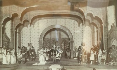 Scene de la piece de theatre "Le Faux Dmitri" من Alexandre Nikolaievitch Ostrovski (1823-1926). مسرح مالي دي موسكو. تصوير ، الذكرى 1870. متحف مسرح الدولة المركزي أ. بخروشين ، موسكو مشهد من مسرحية "False Dmitriy" لـ Ale بواسطة فنان غير معروف