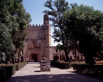 Art Mexico: منظر لدير Augustinian (دير San Augustin Acolman) يعود تاريخه إلى عام 1571. صُنع الصليب بواسطة فناني Tequitqui من السكان الأصليين. المكسيك. أكولمان بواسطة فنان غير معروف