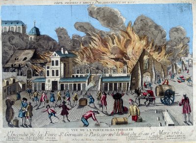 حريق معرض سان جيرمان في باريس ليلة 16 إلى 17 مارس 1762 ، شوهد من باب Treille. نقش القرن الثامن عشر بواسطة فنان غير معروف
