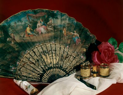 Theatre accessories: fan and binoculars. 18th century. Paris, decorative arts بواسطة فنان غير معروف