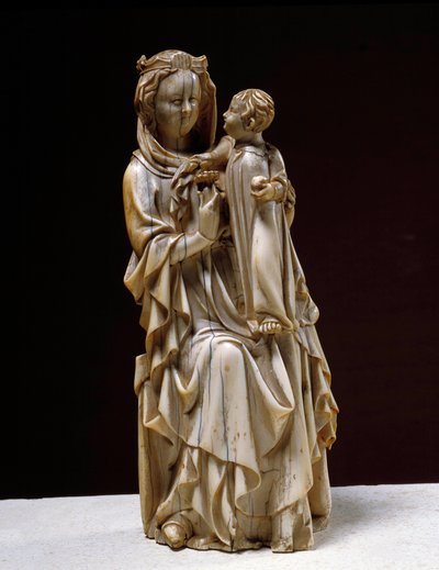 Virgin and Child Ivory sculpture of the 14th century. بواسطة فنان غير معروف