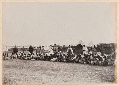 مجموعة السكان الأصليين ، متجر الذخائر ، سواكن ، 1884 م بواسطة غير معروف