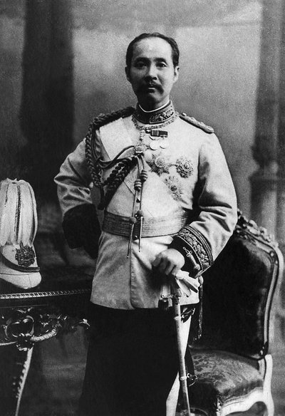 صورة شخصية لشولالونغكورن (1853-1919) ، المعروفة باسم راما الخامس ، ملك تايلاند (1868-1910). بواسطة مصور غير معروف