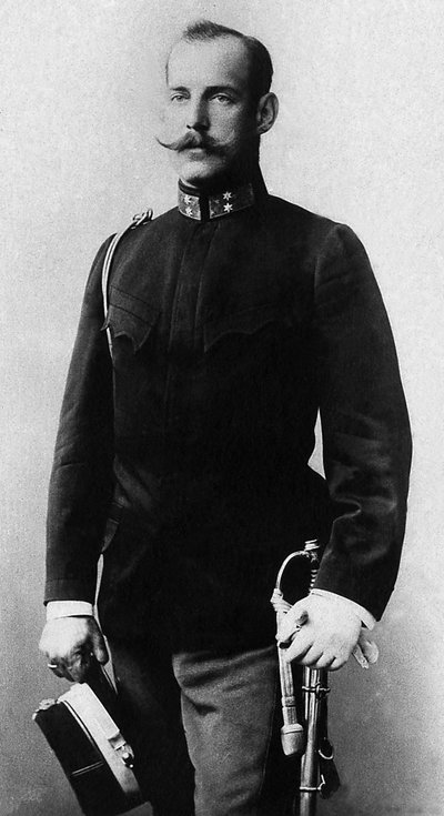 صورة لقسطنطين الأول (1868-1923) ملك اليونان من عام 1913 إلى عام 1917. بواسطة مصور غير معروف