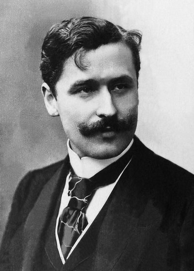Portrait of Georges Feydeau (1862-1921), French playwright. بواسطة مصور غير معروف