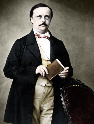صورة للفيزيائي وعالم وظائف الأعضاء الألماني هيرمان فون هيلمهولتز (1821-1894). بواسطة مصور غير معروف