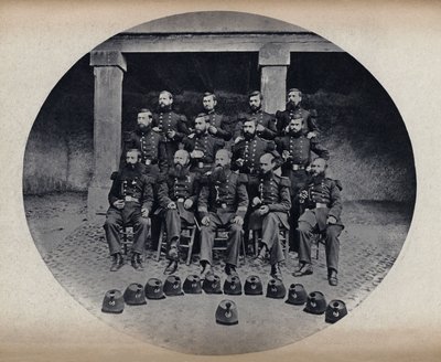 صورة لرجال الاطفاء من الخط 22 بواسطة مصور غير معروف