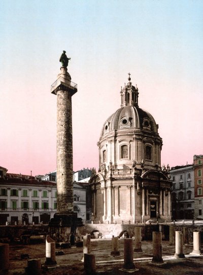 روما. منظر لـ Foro Trajano (منتدى Trajan) مع العمود. الفوتوكروم sd. حوالي عام 1900. الفوتوكروم بواسطة مصور غير معروف