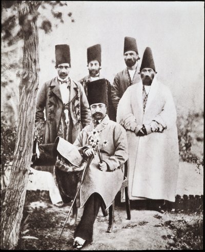 شاه بلاد فارس ناصر الدين وأتباعه بواسطة مصور غير معروف