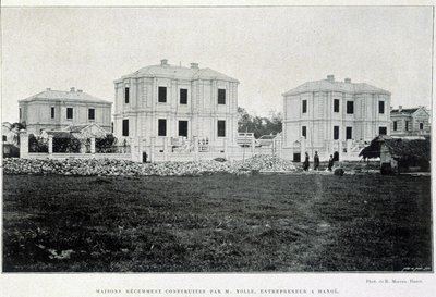 منازل بنيت في هانوي من قبل رائد الأعمال Yolle ، "Le Tonkin في عام 1900" من قبل روبرت دوبوا. بواسطة مصور غير معروف