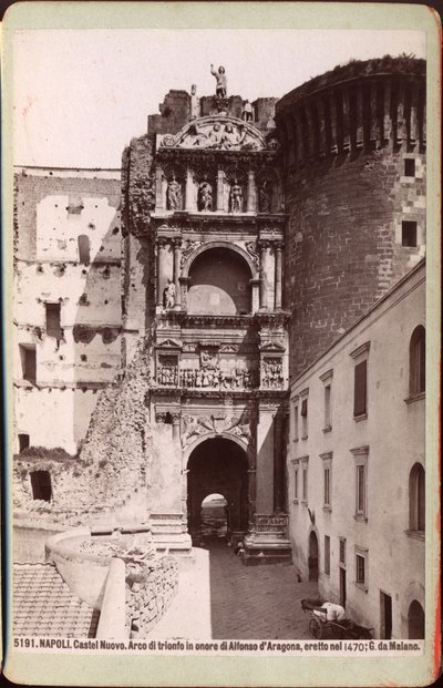  بواسطة مصور غير معروف