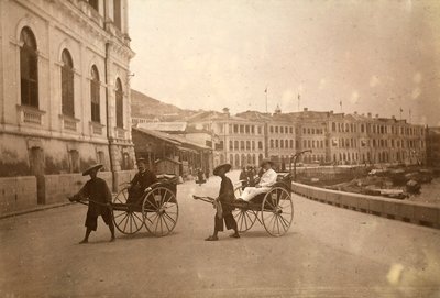  بواسطة مصور غير معروف