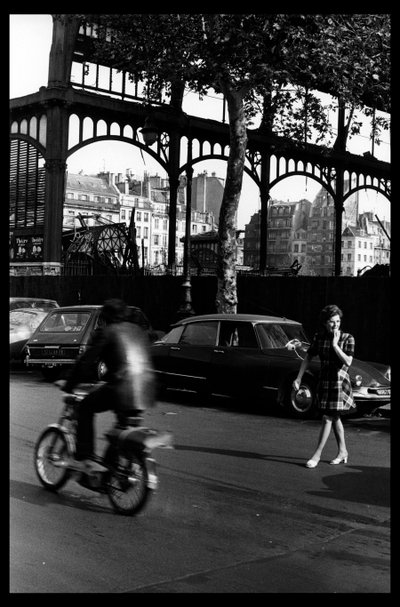 هدم السوق المركزي في باريس ، في أغسطس 1971 (b / w photo) بواسطة فيكتور بالتارد