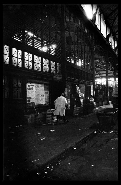 Les halles de Paris قبل هدم أغسطس 1971 مباشرة (صورة بالأبيض والأسود) بواسطة فيكتور بالتارد
