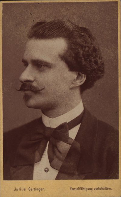 صورة شخصية للملحن إدوارد شتراوس 1835-1916 ، 1874. بواسطة فيينا. استوديو الصور جوليوس جيرتينجر