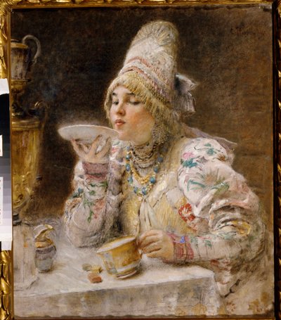 وقت الشاي. (امرأة من Boyar (Boiard ، Boiar) ، بالزي التقليدي وغطاء الرأس لدوقية موسكو ، تجلس بالقرب من السماور وتشرب الشاي الذي سكبته في صحن فنجانها). لوحة لكونستانتين يغوروفيتش ماكوفسكي (كونستانتين ماكو بواسطة فلاديمير إيغوروفيتش ماكوفسكي