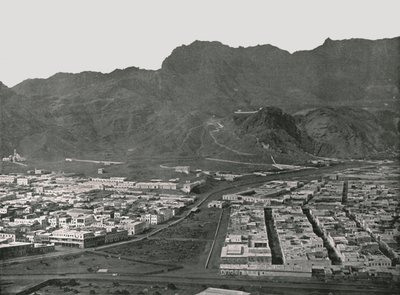 منظر عام لسوق الجمال ، عدن ، 1895. بواسطة W and S Ltd