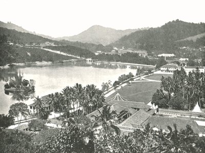 منظر من ليدي هورتونز ووك ، كاندي ، سيلان ، 1895. بواسطة W and S Ltd