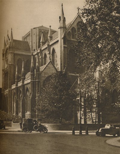 كاتدرائية بلومزبري: الكنيسة الرسولية الكاثوليكية في ساحة جوردون ، c1935. بواسطة والتر بينينجتون