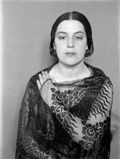 بورتريه لأنيتا بيتوني، حوالي عام 1933 (صورة بالأبيض والأسود) بواسطة واندا وولز