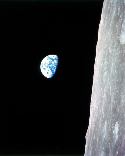 Earthrise - أبولو 8 ، 24 ديسمبر 1968. بواسطة وليام أندرس