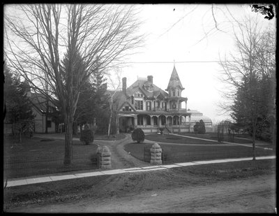 The Henry W. Merriam House، Newton، NJ، c.1911-12 بواسطة وليام ديفيس هاسلر