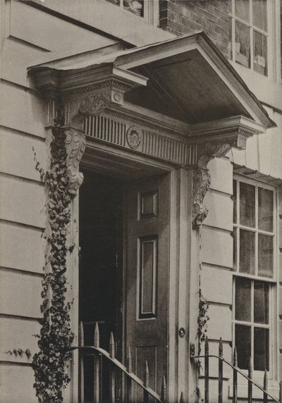 Doorway ، Castle Hill ، وينشستر (صورة b / w) بواسطة وليام جالسوورثي ديفي