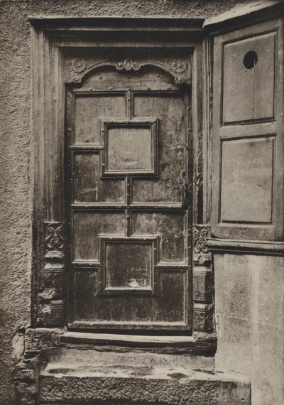 Doorway ، شارع Looe ، بليموث (b / w photo) بواسطة وليام جالسوورثي ديفي