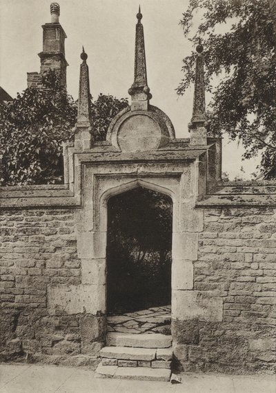 المدخل ، Paynis Almshouses ، Oundle (b / w photo) بواسطة وليام جالسوورثي ديفي